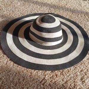 Black & White Striped Floppy Hat